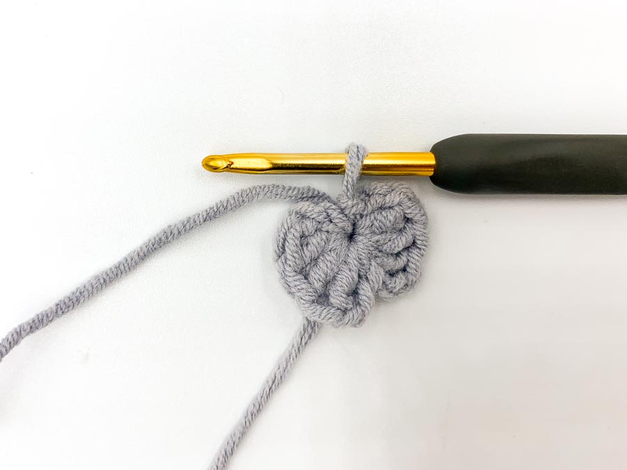 Bow-crochet-pattern-step-4