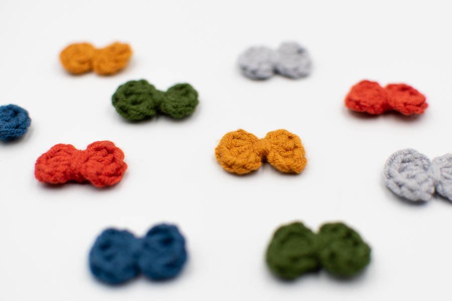 crochet bows blur