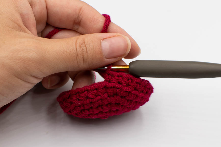 crochet-santa-bag-and-gift-pattern-4