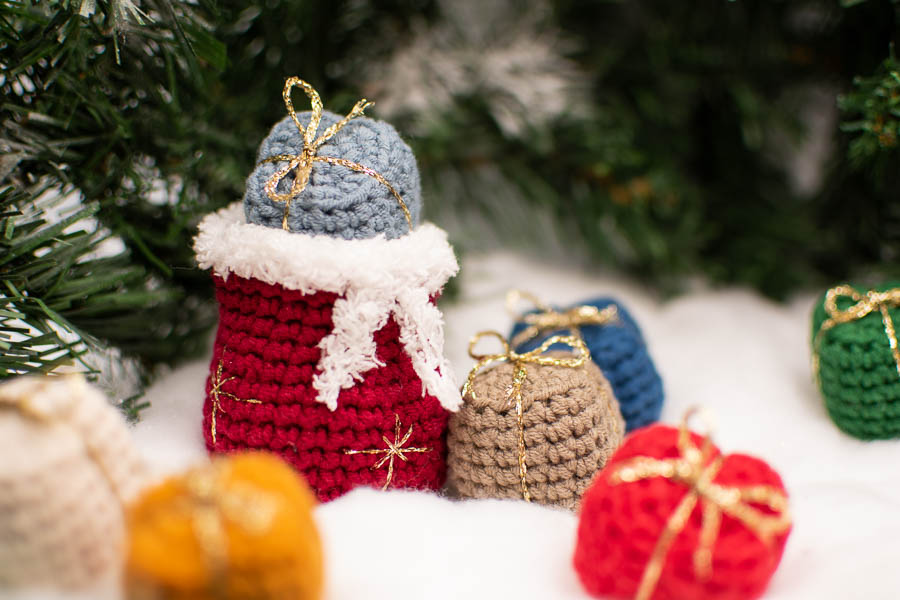 PomPom Christmas Decorations Crochet pattern by Just Lillibit Toys